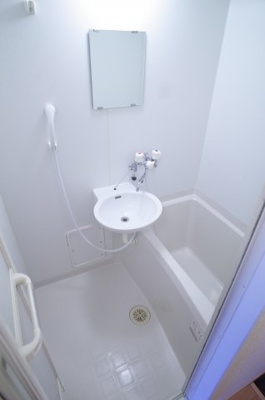 【浴室】 | Rogie Hills | お風呂もなんか大きくない！？