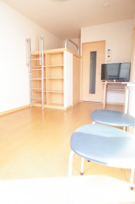 【居間・リビング】 | Rogie Hills | え？ホテルじゃありません。Rogie Hillsです！