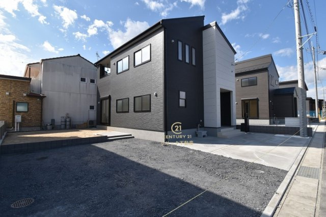 リーブルガーデン  ひたちなか足崎　19期　2の駐車場|並列駐車可能なカースペースを確保。毎日のお車の出し入れがストレスなく行えます！
内覧可能です。ご予約はHPから、またお電話でも、お気軽にどうぞ。