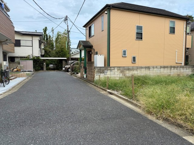練馬区土支田2丁目 限定1区画の前面道路含む現地写真|北側約4.8ｍ道路に面する整形地です
広々した前面道路は開放感を与えてくれます