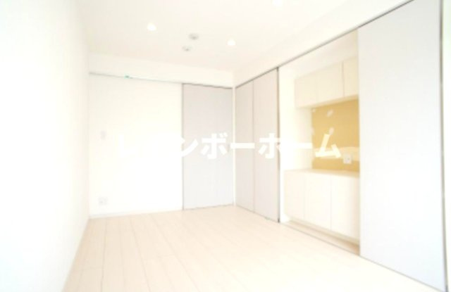 メゾン　ド　コンフォート宮本Aの居間・リビング