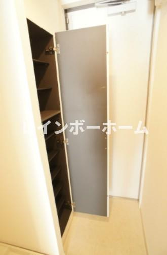 メゾン　ド　コンフォート宮本Aの玄関