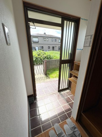 本納中古戸建の玄関