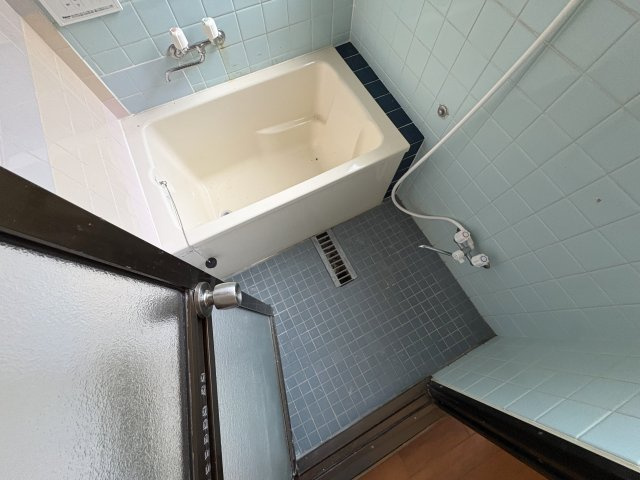 本納中古戸建の浴室