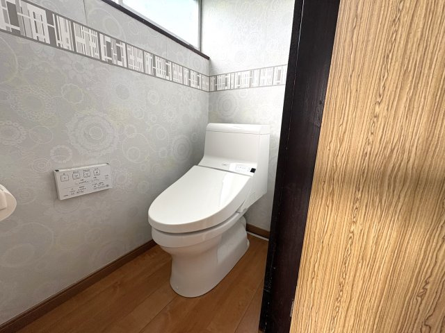 本納中古戸建のトイレ