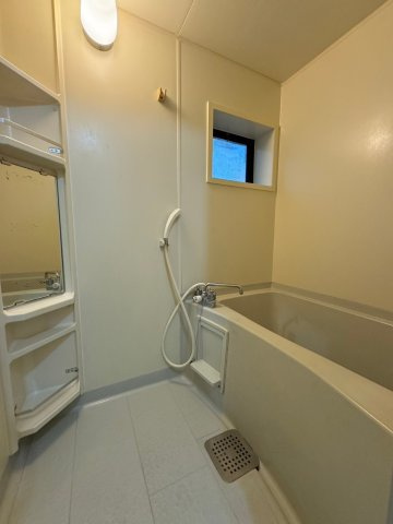 ハイムローリエの浴室