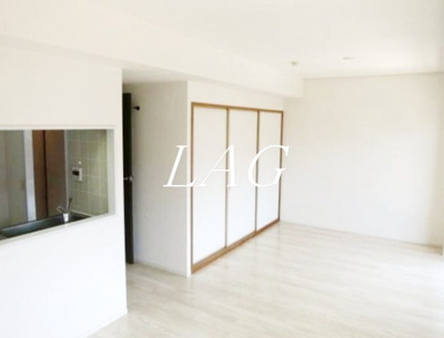 【居間・リビング】 | ラトゥール戸田 | 洋室のお部屋です。