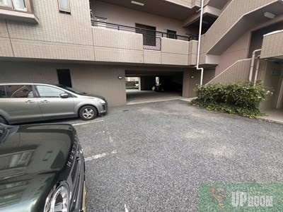 グリーンオークの駐車場