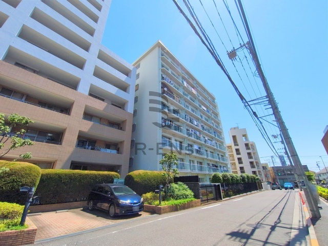 【外観】 | カクタス田無 | 9階建てのスケール感ある外観で街並みに存在感を放つマンション