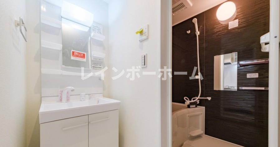 カインドネス西葛西の独立洗面台|※同施工会社参考写真となります。
