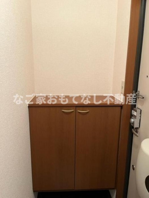 【玄関】 | グレースハイム六の坪 | ※写真は別号室