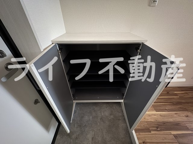 エムフラット衣摺Ⅰの収納|便利な収納スペースです