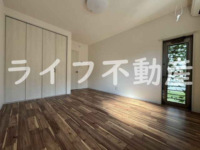 エムフラット衣摺Ⅰの居間・リビング|こちらのリビングで趣味の時間をお楽しみください