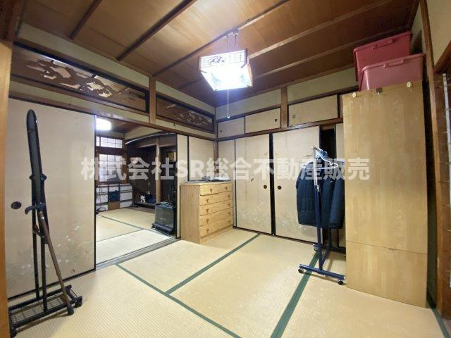 加納2丁目中古戸建の和室|隣同士のお部屋の仕切りを失くせば広々とお使いいただきます！