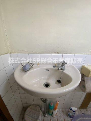 加納2丁目中古戸建のトイレ|トイレには手洗い場もあります！