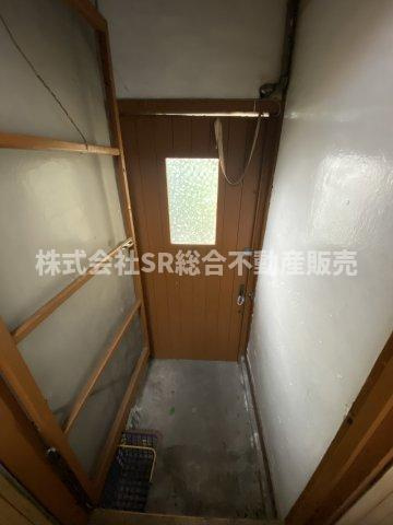加納2丁目中古戸建の内装|キッチンと物干し場、お風呂と行き来できます！