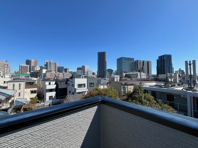 品川区大崎4丁目 限定1棟の洋室|3階5.1帖洋室①
お子様部屋の他、書斎や趣味のお部屋などにも多目的にお使いいただけます