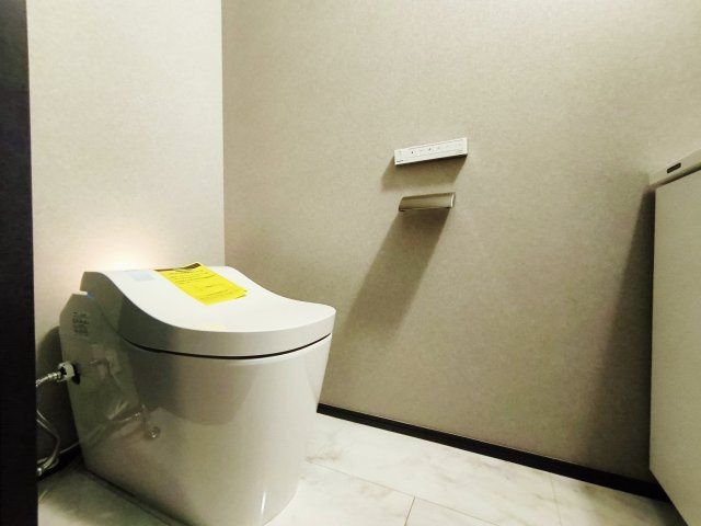 品川区大崎4丁目 限定1棟のキッチン|食後の片づけに便利な食器洗乾燥機を装備しています