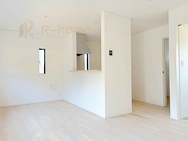 ひたちなか市相金町第1　新築戸建て　2号棟のキッチン|対面式で会話をしながら家事ができます♪