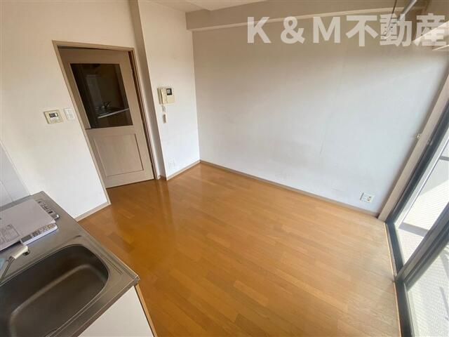 ヴランドール柏中央の居間・リビング|ゆったりとした居間です