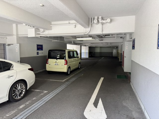 【駐車場】 | ロイヤル磯上