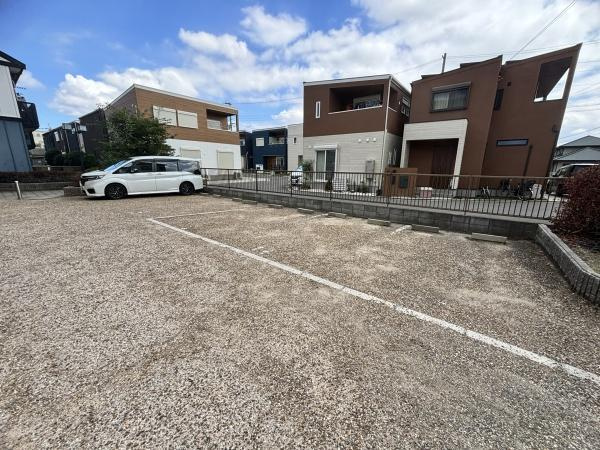 メゾンモンハイム　南の駐車場