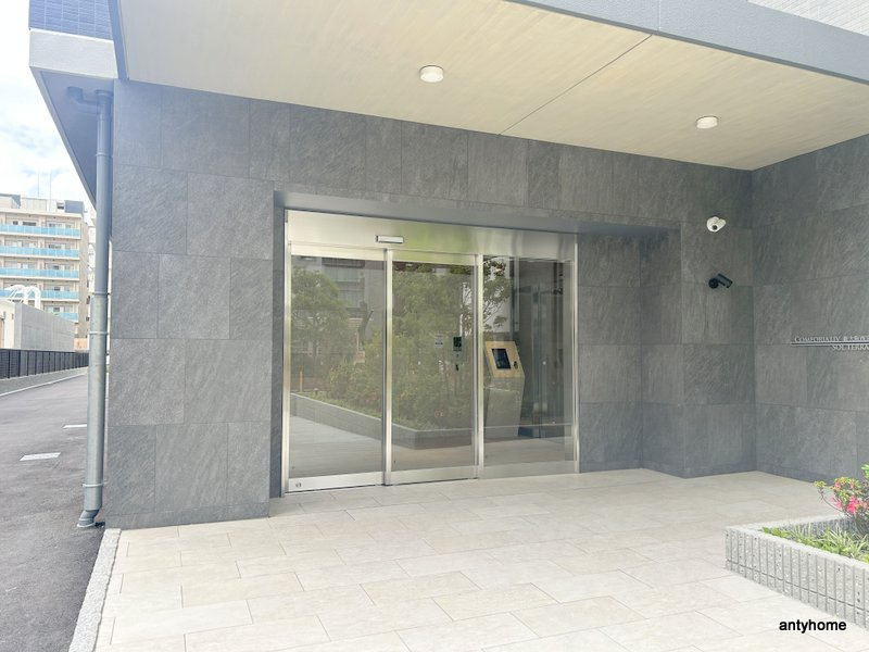 コンフォリア・リヴ新大阪西宮原ソルテラス　仲介手数料無料のエントランス