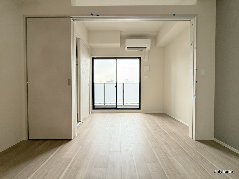 コンフォリア・リヴ新大阪西宮原ソルテラス　仲介手数料無料の居間・リビング