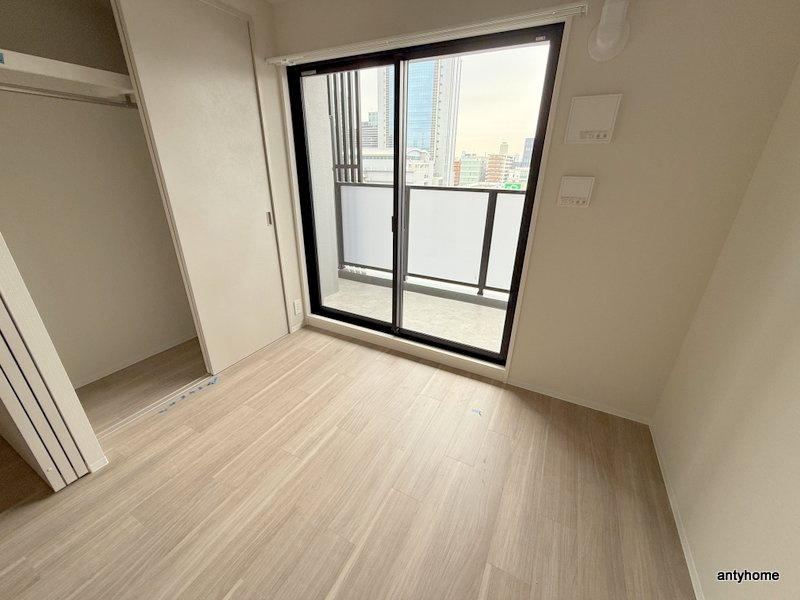 コンフォリア・リヴ新大阪西宮原ソルテラス　仲介手数料無料の寝室