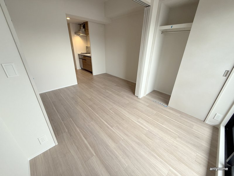 コンフォリア・リヴ新大阪西宮原ソルテラス　仲介手数料無料の寝室