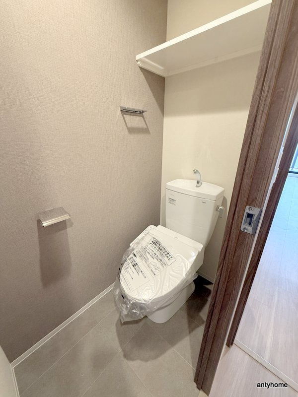 コンフォリア・リヴ新大阪西宮原ソルテラス　仲介手数料無料のトイレ