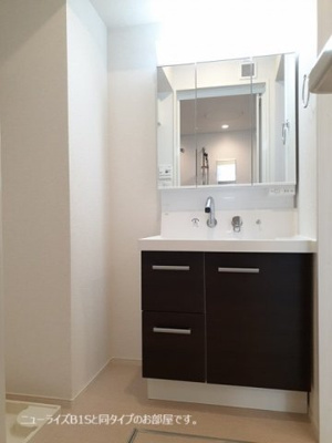 【洗面所】 | コート・ヴィレッジⅡ | ゆったりとスペースのある洗面所