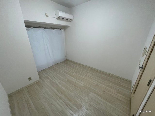 フィオレ立売堀　仲介手数料無料の居間・リビング