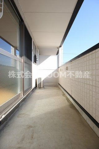 スカイコート志比田Ⅰ・Ⅱのバルコニー|バルコニーからの眺めを楽しみながら食事をしませんか