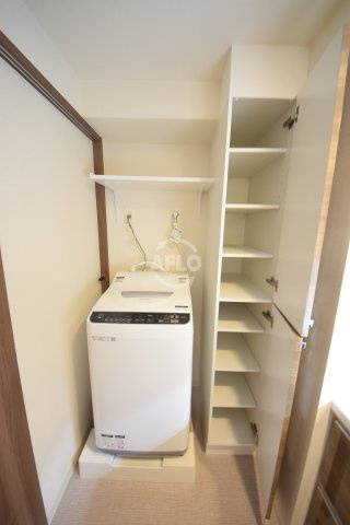 プレサンス大手前ピリオドの設備|プレサンス大手前ピリオド　洗濯機置場＆洗面所収納