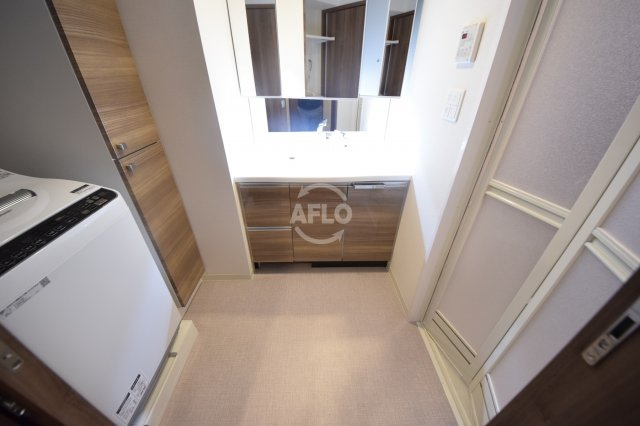 プレサンス大手前ピリオドの洗面所|プレサンス大手前ピリオド　広い洗面脱衣所