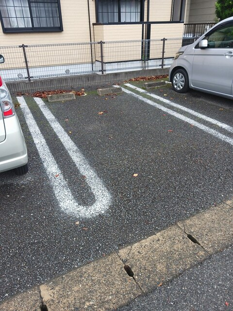 コスモスⅠの駐車場