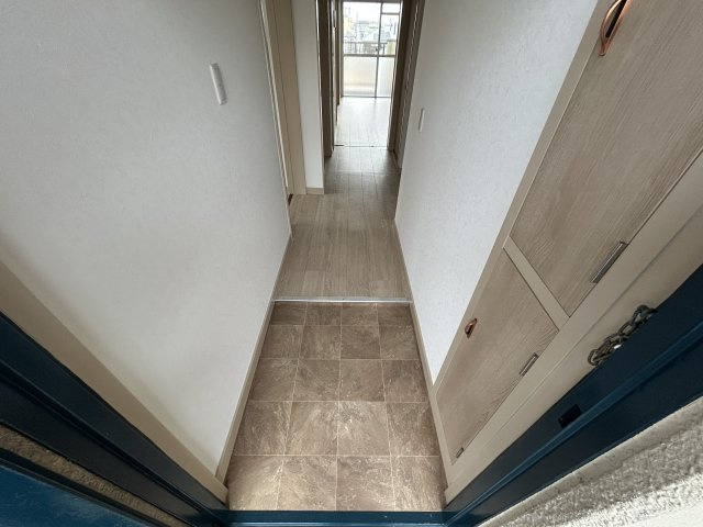 シャトレ北川の玄関