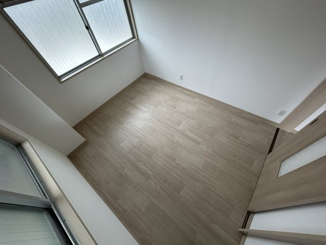 シャトレ北川の洋室