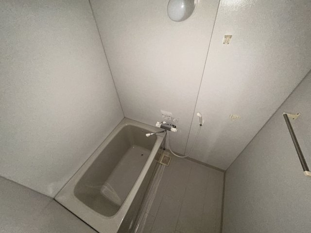 シャトレ北川の浴室