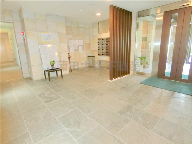 コンシェリア久が原のエントランス