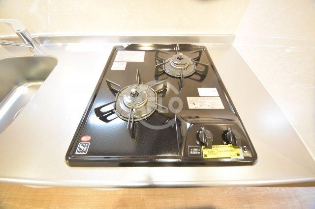 YOSHITOMI天下茶屋のキッチン|YOSHITOMI天下茶屋　2口ガスキッチン