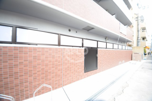 YOSHITOMI天下茶屋のエントランス|YOSHITOMI天下茶屋　エントランス