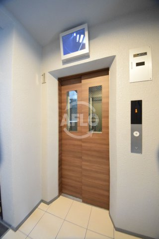 YOSHITOMI天下茶屋のロビー|YOSHITOMI天下茶屋　エレベーター