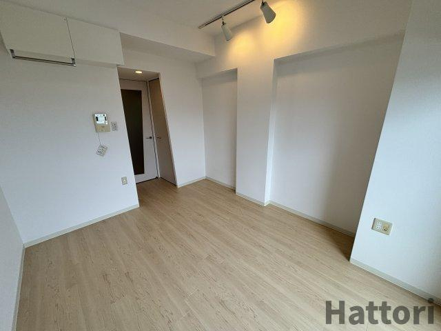 セレニテ新大阪弐番館の居間・リビング