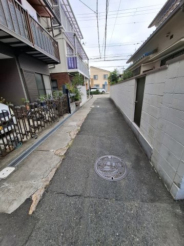 鳴尾町4丁目貸事務所のその他|侵入道路幅　2.7ｍ　物件前道路幅4メートル