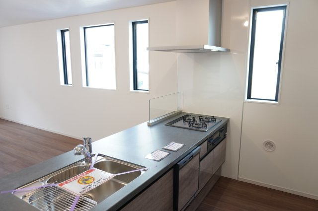 越谷市大沢 新築分譲住宅のキッチン