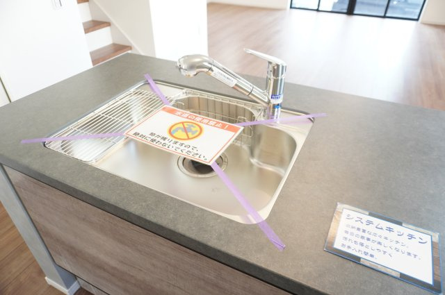 越谷市大沢 新築分譲住宅のキッチン