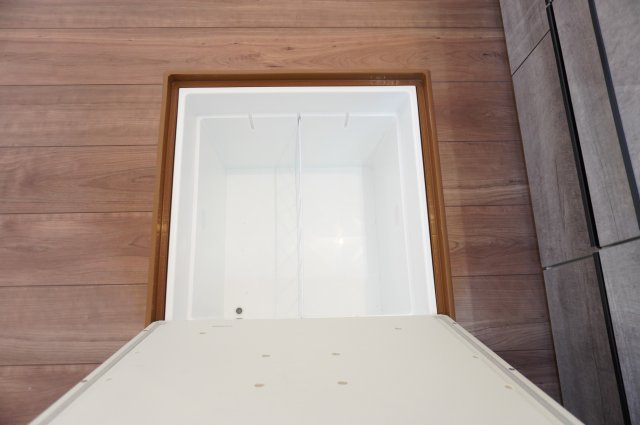 越谷市大沢 新築分譲住宅のキッチン|床下収納