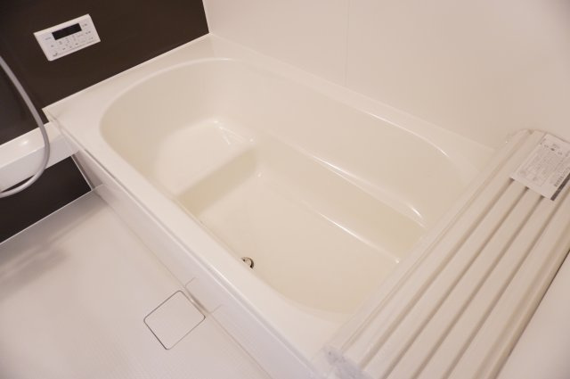 越谷市大沢 新築分譲住宅の浴室